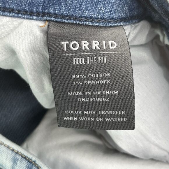 Torrid Blue Denim Jean Shorts Women’s Plus Size 26 Raw Hem Distressed Summer - Picture 10 of 12